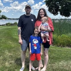 family-at-the-lake